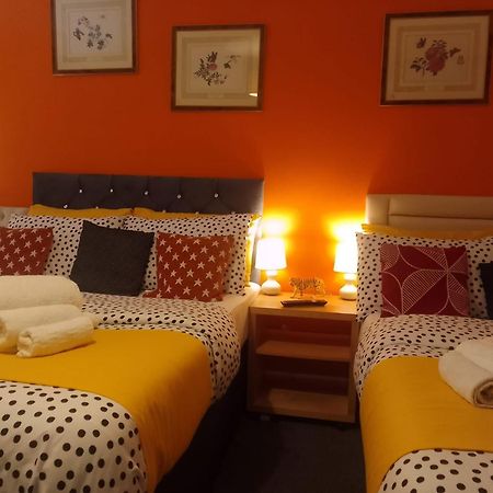 Ideal Home & Cottage Inviting 4 Bedroom Apartments Walsall Eksteriør billede