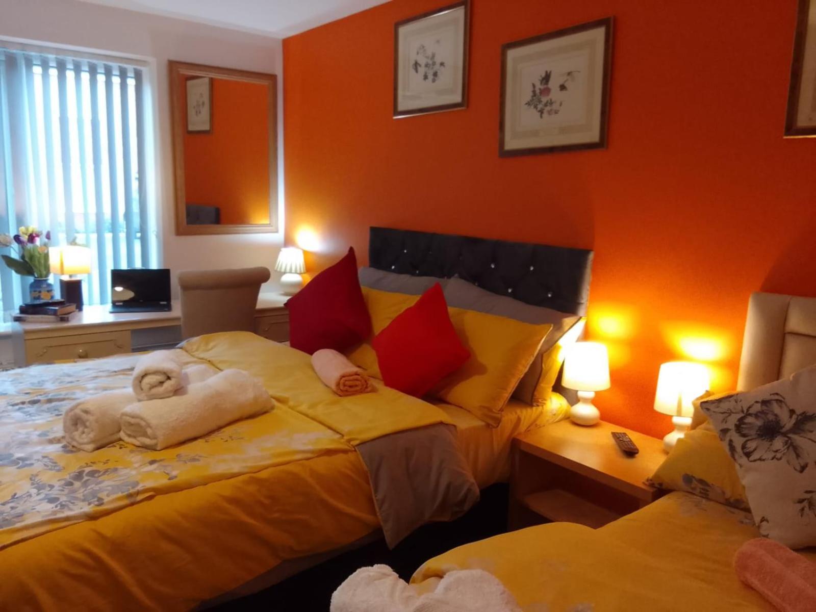 Ideal Home & Cottage Inviting 4 Bedroom Apartments Walsall Eksteriør billede