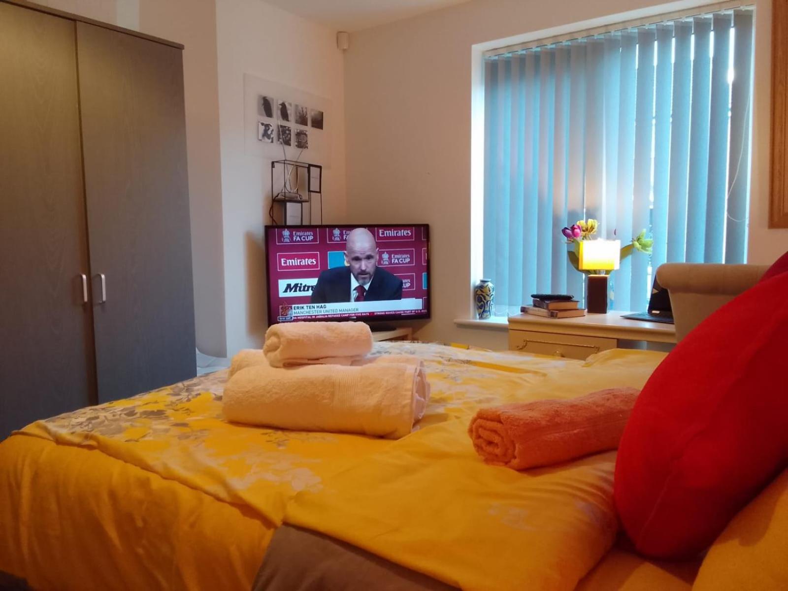 Ideal Home & Cottage Inviting 4 Bedroom Apartments Walsall Eksteriør billede