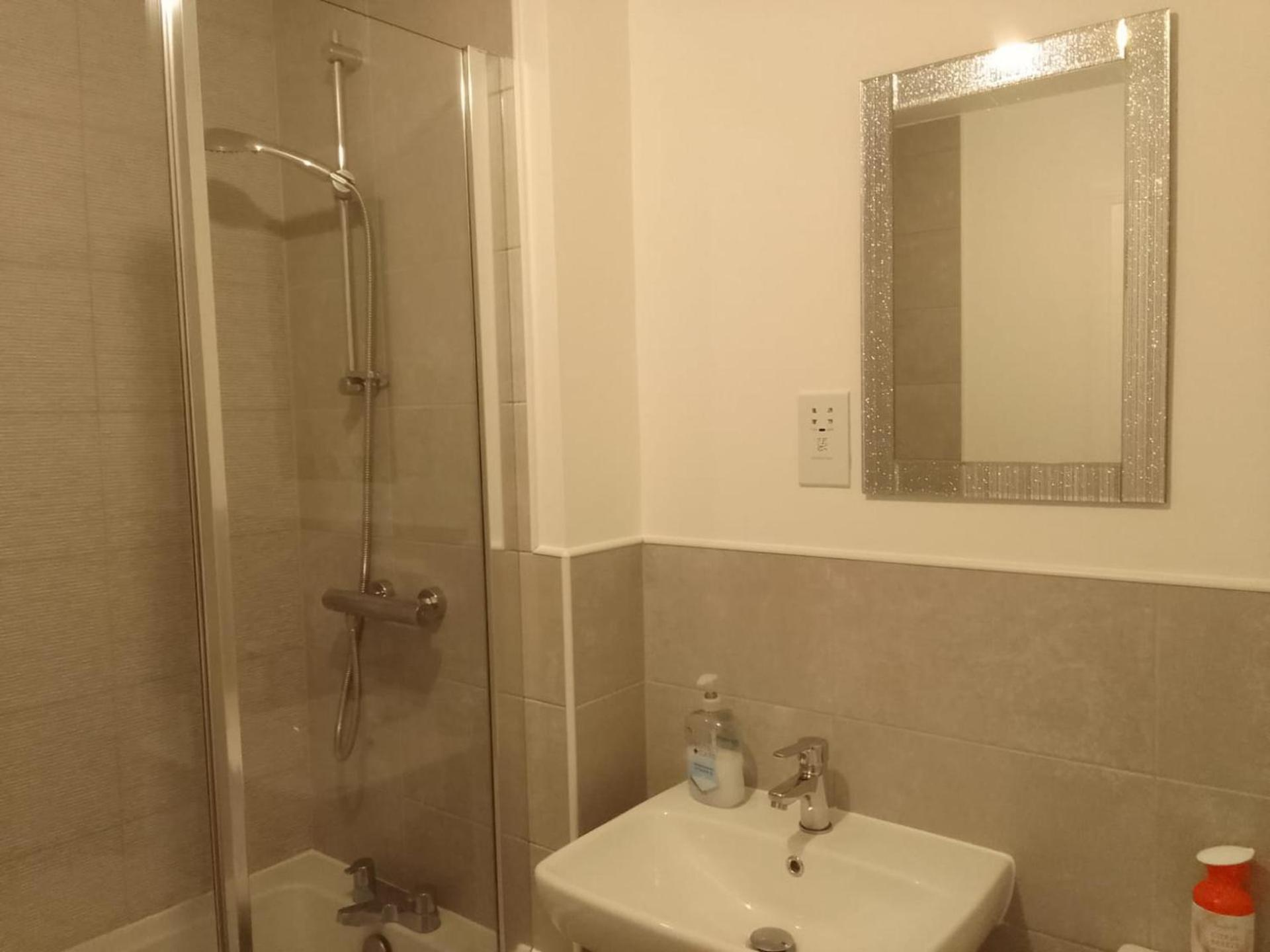 Ideal Home & Cottage Inviting 4 Bedroom Apartments Walsall Eksteriør billede