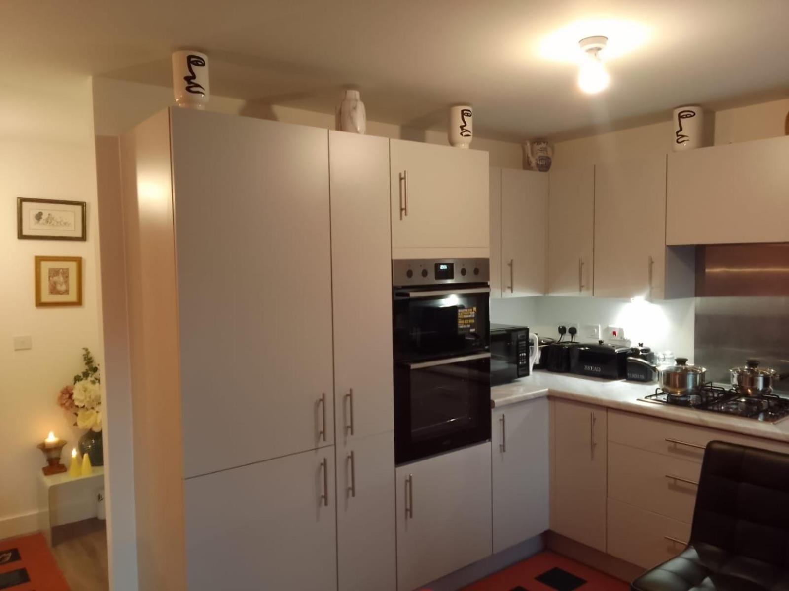 Ideal Home & Cottage Inviting 4 Bedroom Apartments Walsall Eksteriør billede