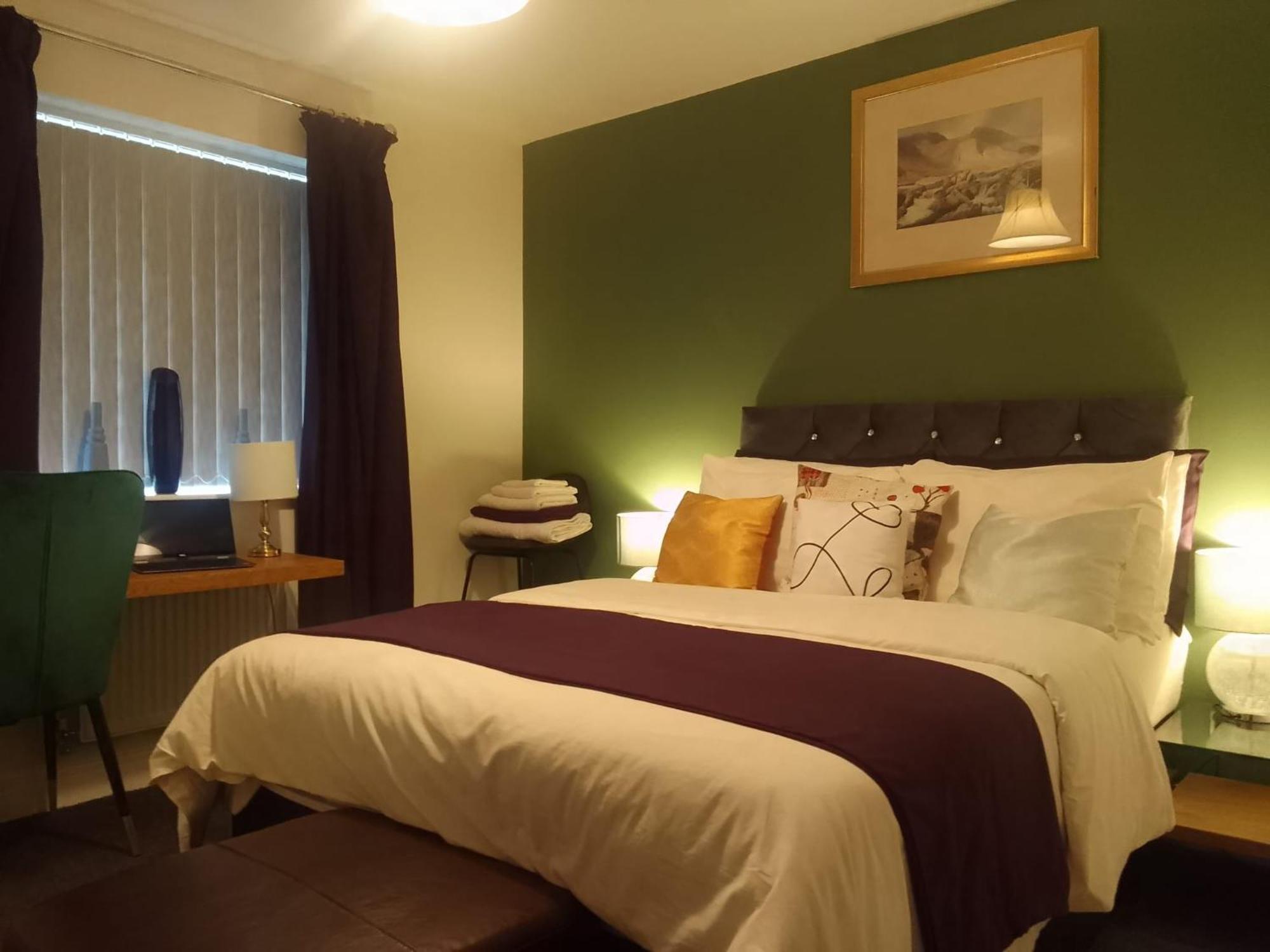 Ideal Home & Cottage Inviting 4 Bedroom Apartments Walsall Eksteriør billede