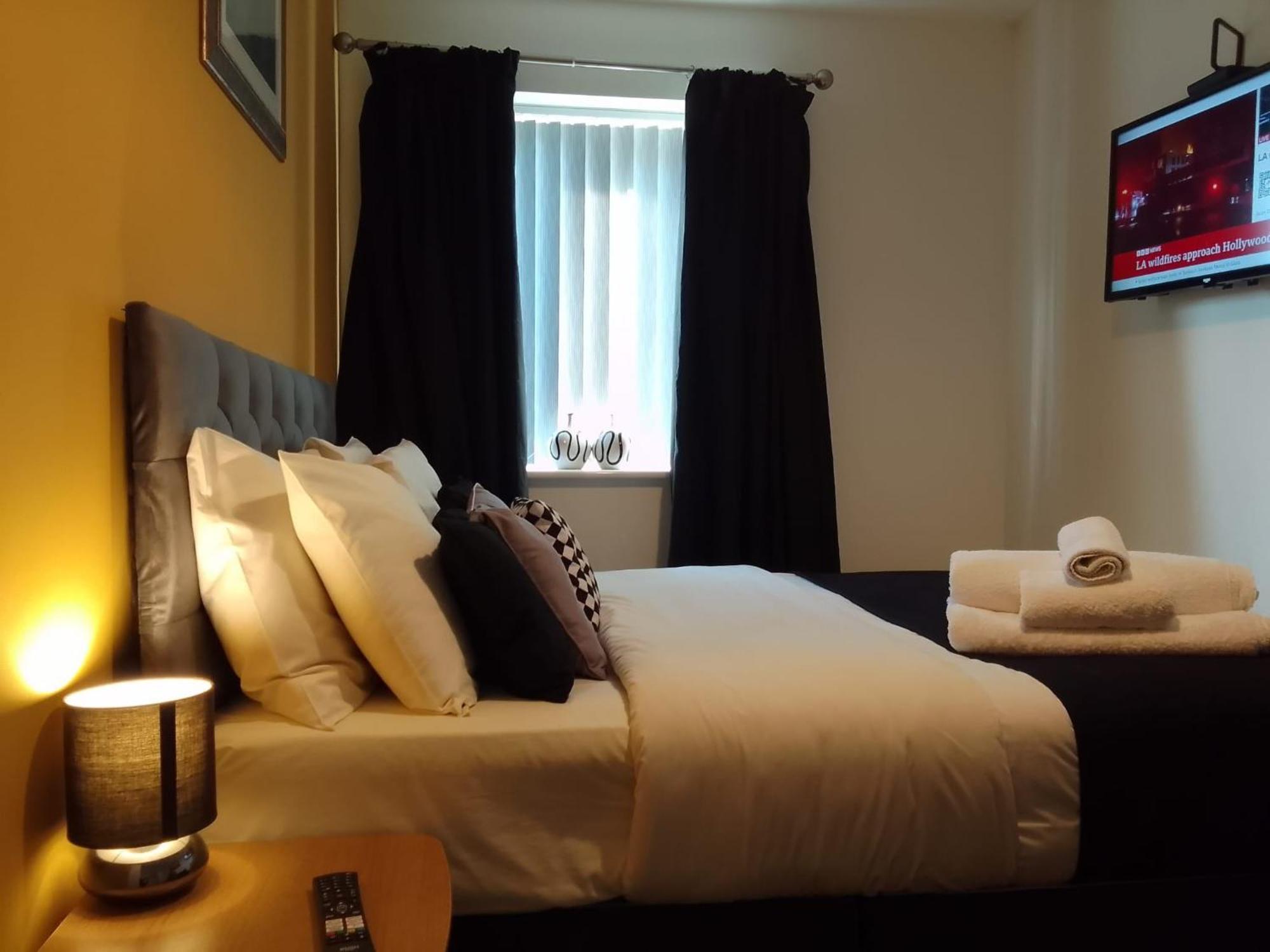 Ideal Home & Cottage Inviting 4 Bedroom Apartments Walsall Eksteriør billede